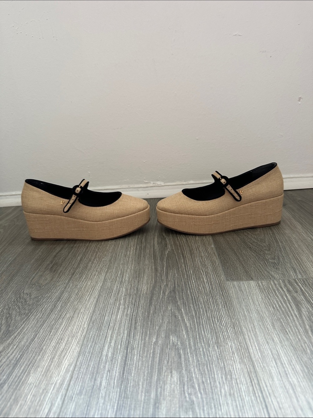 Larroude Beige Platform Mary Jane with Black Trim - Picture 4 of 6